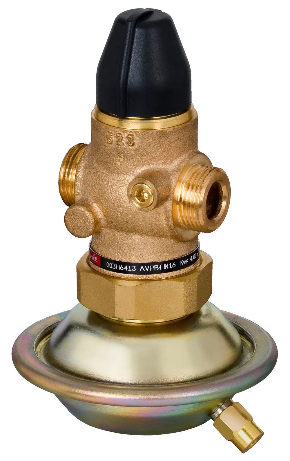 Danfoss Druckregler mit Anschluss für Flüssigkeitsleitungen, ausgestattet mit einem Einstellknopf. Sichtbare Anschlüsse und ein gewölbter Sockel im unteren Bereich.